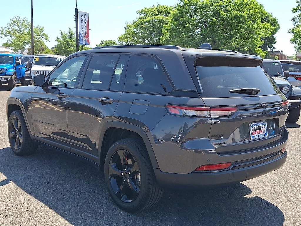 Used 2023 Jeep Grand Cherokee Limited 4x4 Sport Utility