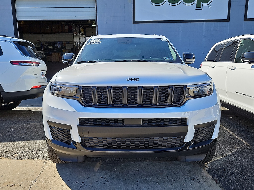 New 2025 Jeep Grand Cherokee L ALTITUDE X 4X4 Sport Utility