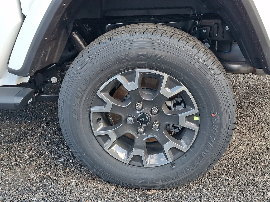 New 2026 Jeep Gladiator SAHARA 4X4 Pickup