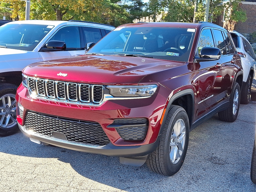 New 2025 Jeep Grand Cherokee LAREDO X 4X4 Sport Utility
