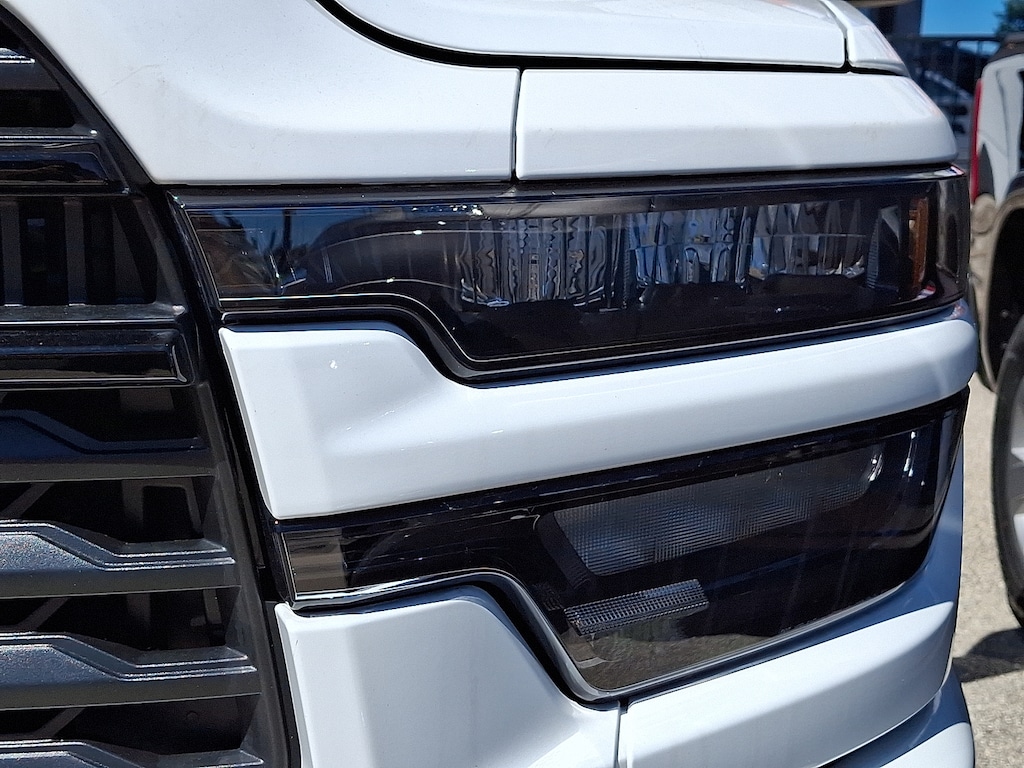 New 2025 Ram 2500 BIG HORN CREW CAB 4X2 6'4 BOX Pickup