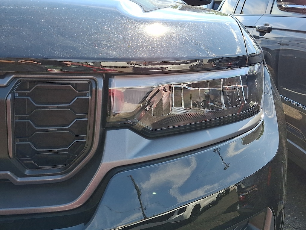 New 2026 Jeep Grand Cherokee LAREDO ALTITUDE 4X4 Sport Utility