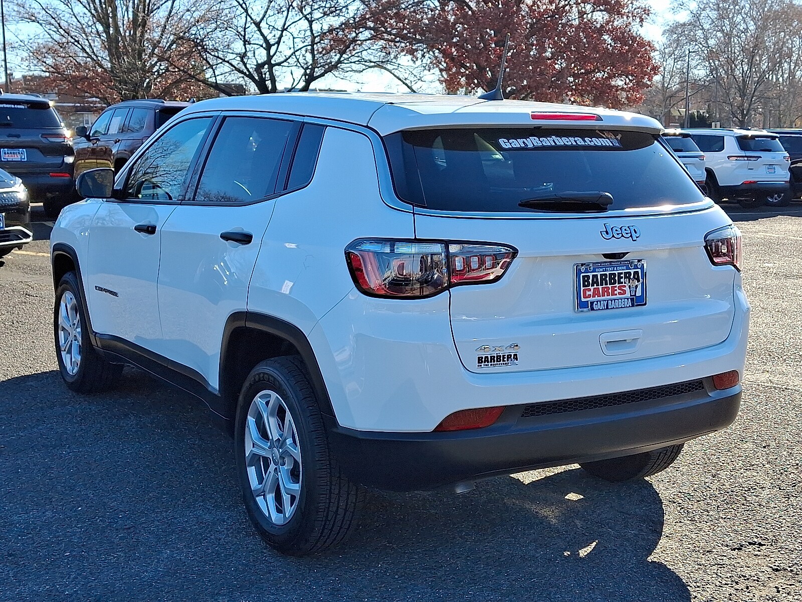 2024 Jeep Compass Sport photo 3
