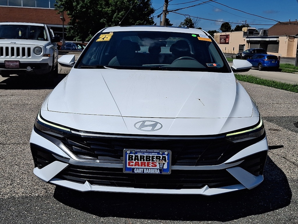 Used 2025 Hyundai Elantra SEL Convenience Sedan