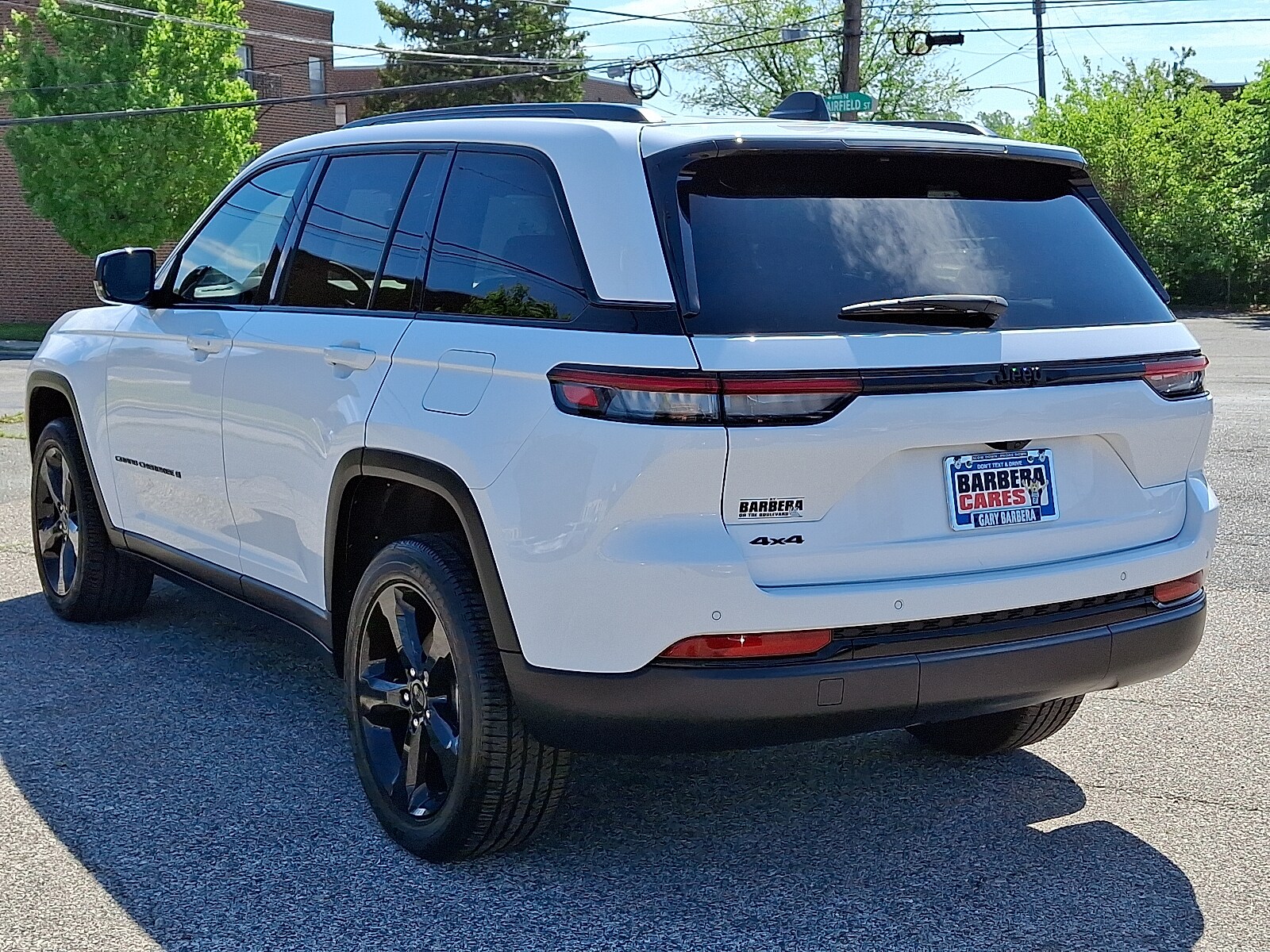 2023 Jeep Grand Cherokee Altitude photo 4