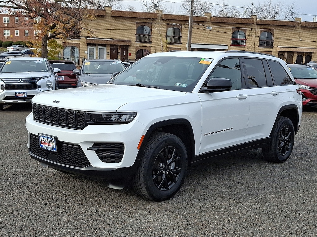Used 2024 Jeep Grand Cherokee Altitude 4x2 Sport Utility