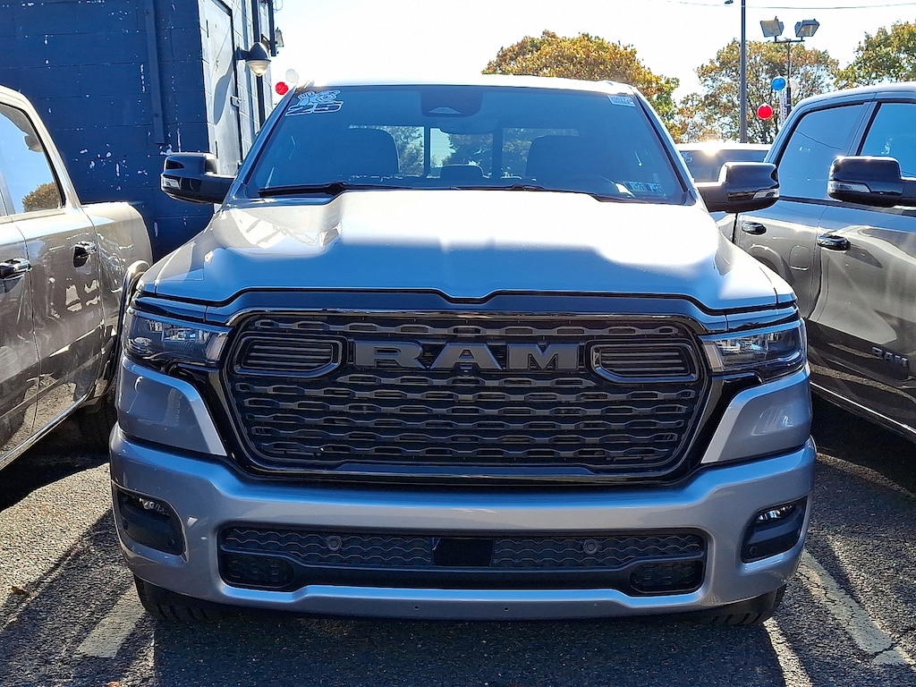New 2025 Ram 1500 LONE STAR CREW CAB 4X4 5'7 BOX Pickup