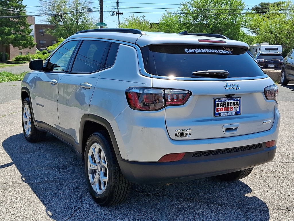 Used 2024 Jeep Compass Latitude 4x4 Sport Utility