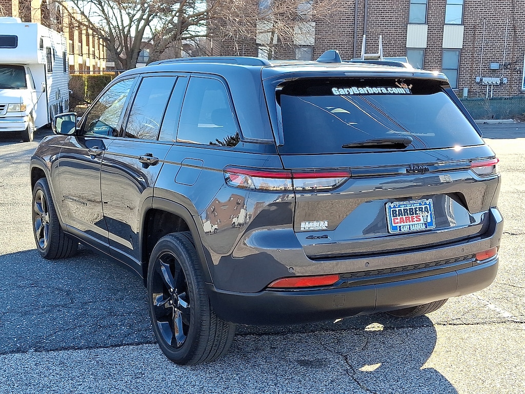 Used 2023 Jeep Grand Cherokee Altitude 4x4 Sport Utility