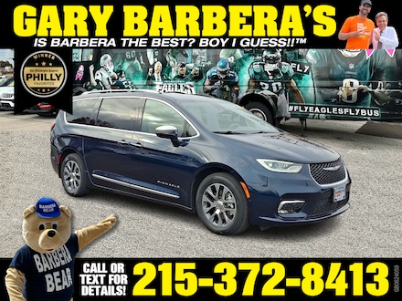 Used 2024 Chrysler Pacifica Hybrid Pinnacle Passenger Van for Sale in Philadelphia, PA