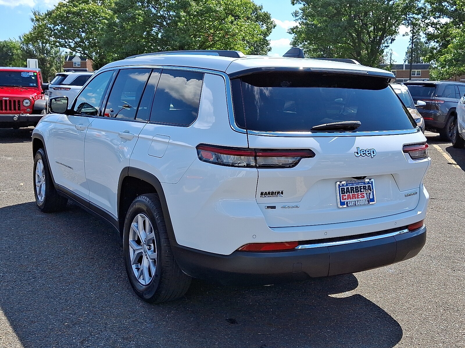 2022 Jeep Grand Cherokee Limited photo 2