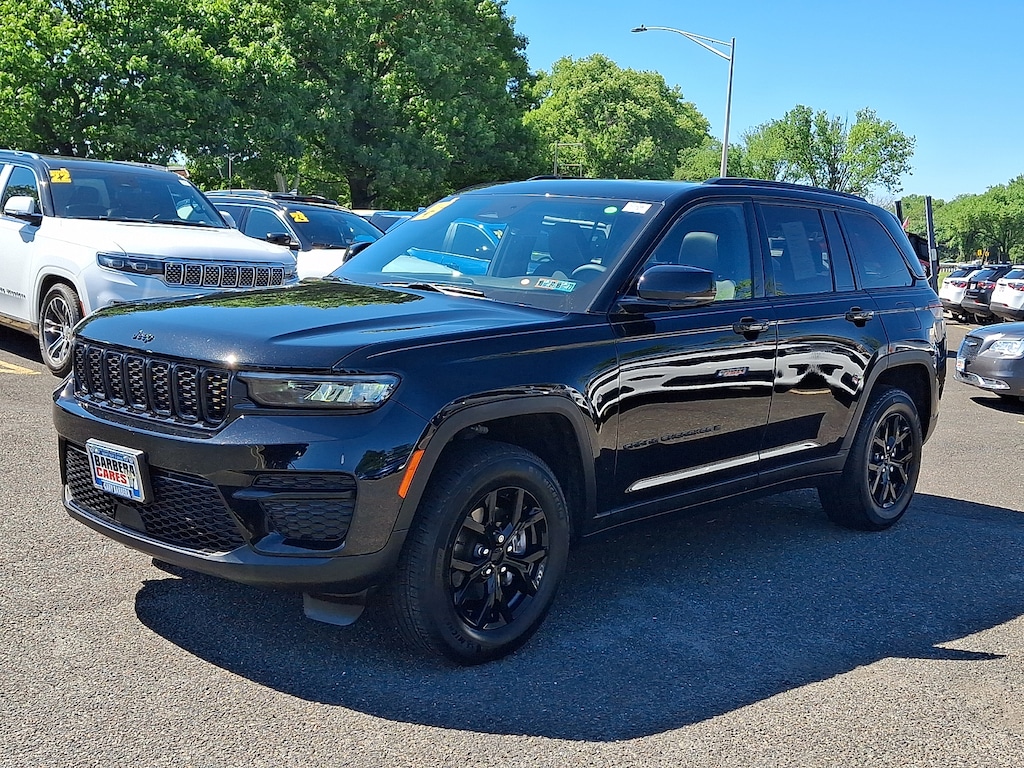 Used 2025 Jeep Grand Cherokee Altitude X 4x4 Sport Utility