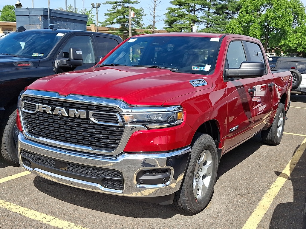New 2026 Ram 1500 TRADESMAN CREW CAB 4X4 5'7 BOX Pickup