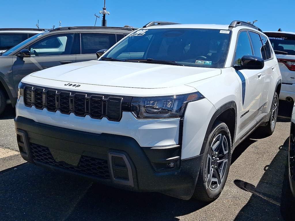 New 2026 Jeep Cherokee Laredo 4x4 Sport Utility