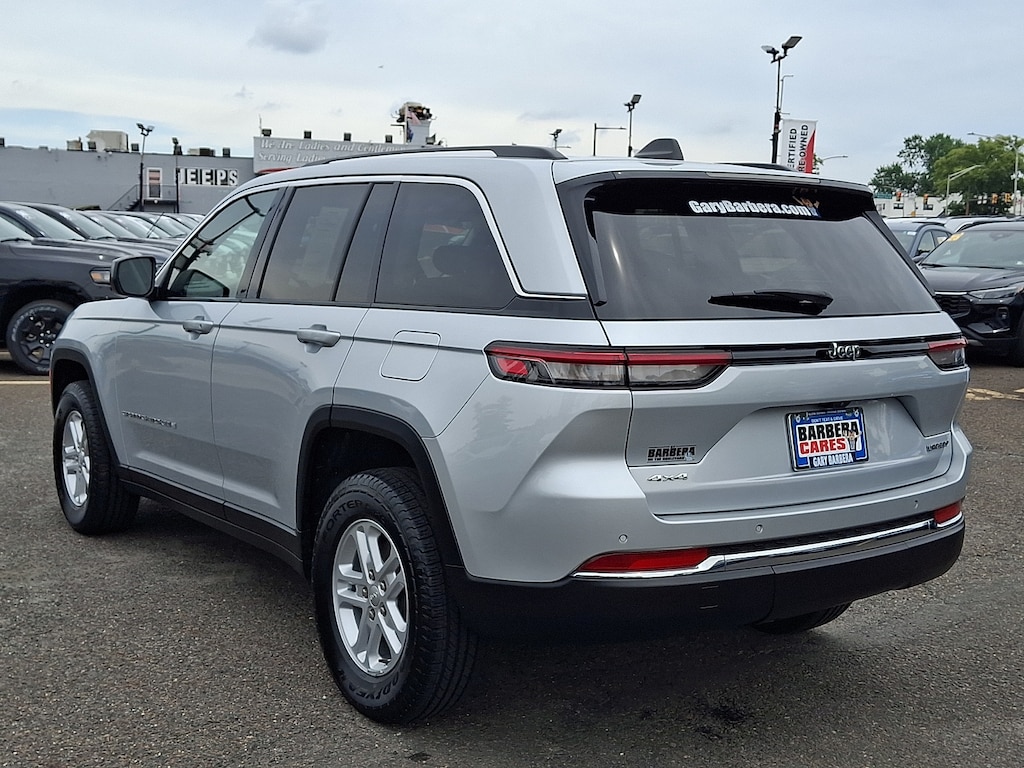 Used 2023 Jeep Grand Cherokee Laredo 4x4 Sport Utility