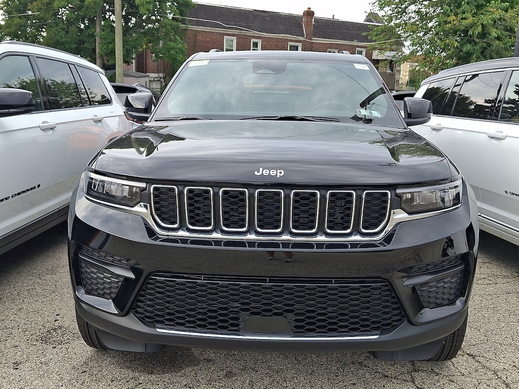New 2027 Jeep Grand Cherokee Laredo X Sport Utility