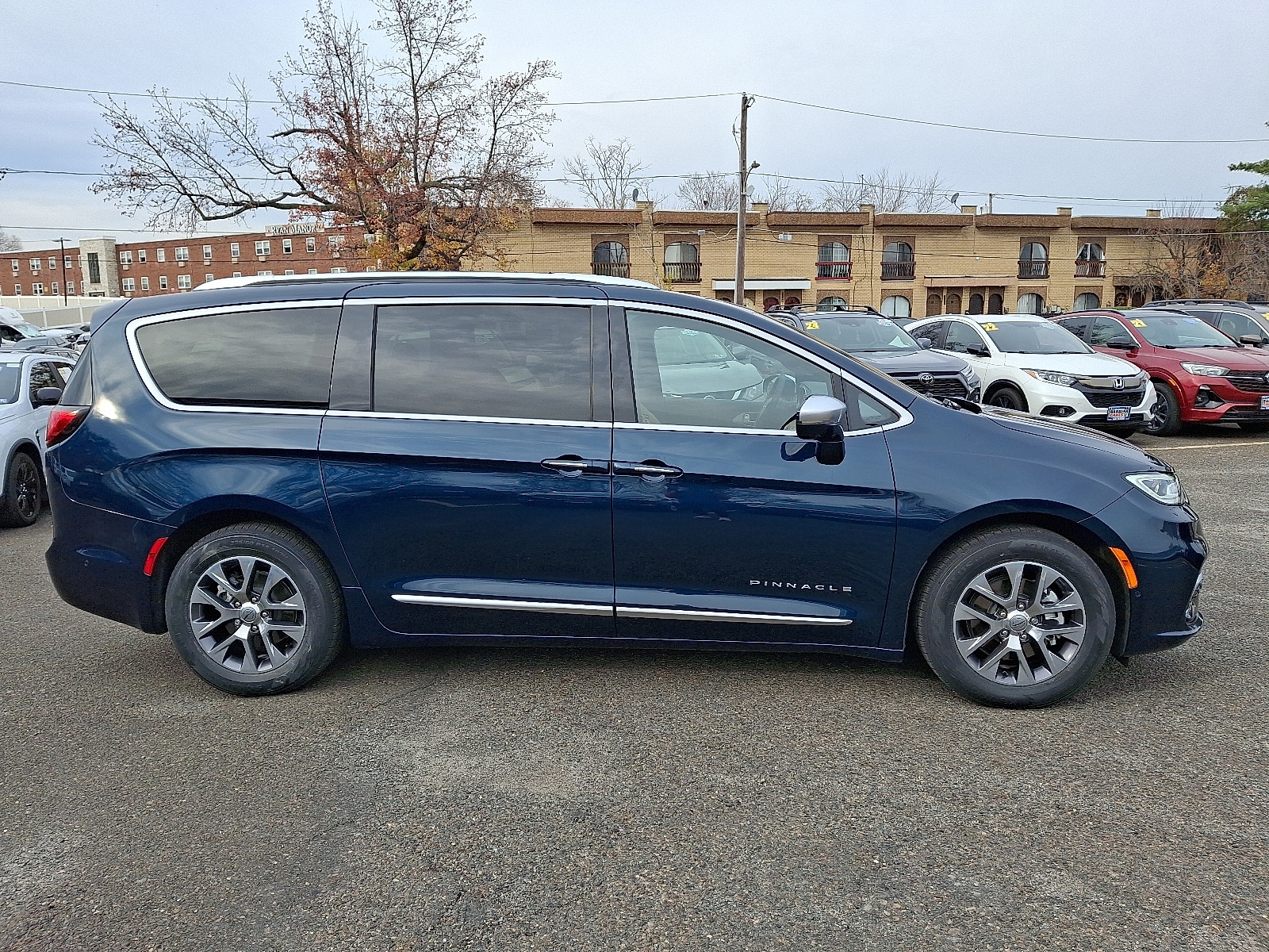 2024 Chrysler Pacifica PHEV Pinnacle - Photo 7