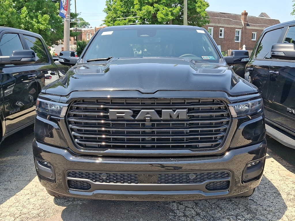 New 2026 Ram 1500 LARAMIE CREW CAB 4X4 5'7 BOX Pickup