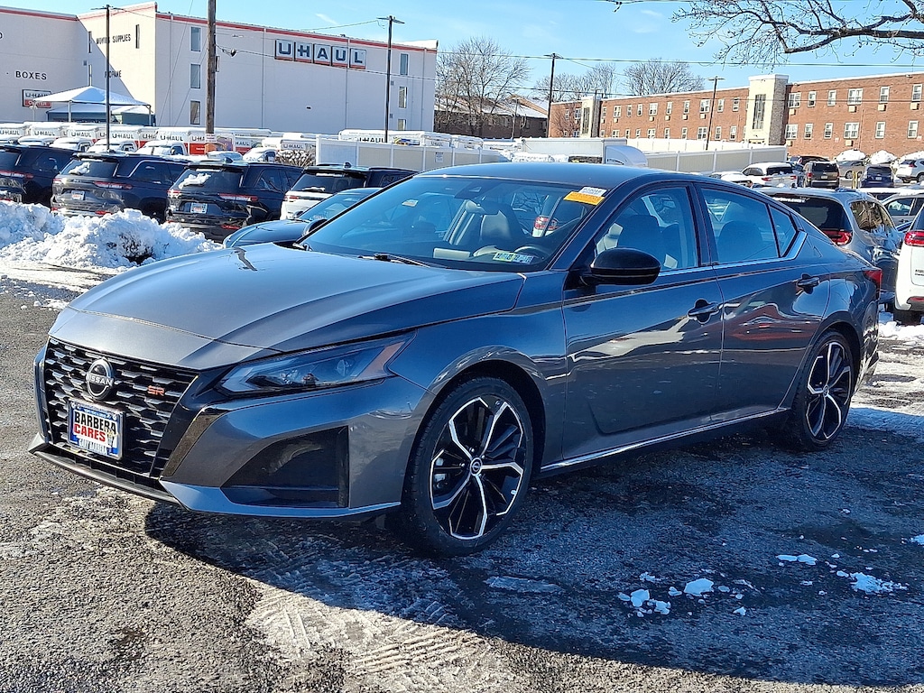 Used 2024 Nissan Altima SR FWD Sedan