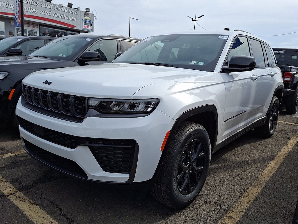 New 2026 Jeep Grand Cherokee LAREDO ALTITUDE 4X4 Sport Utility
