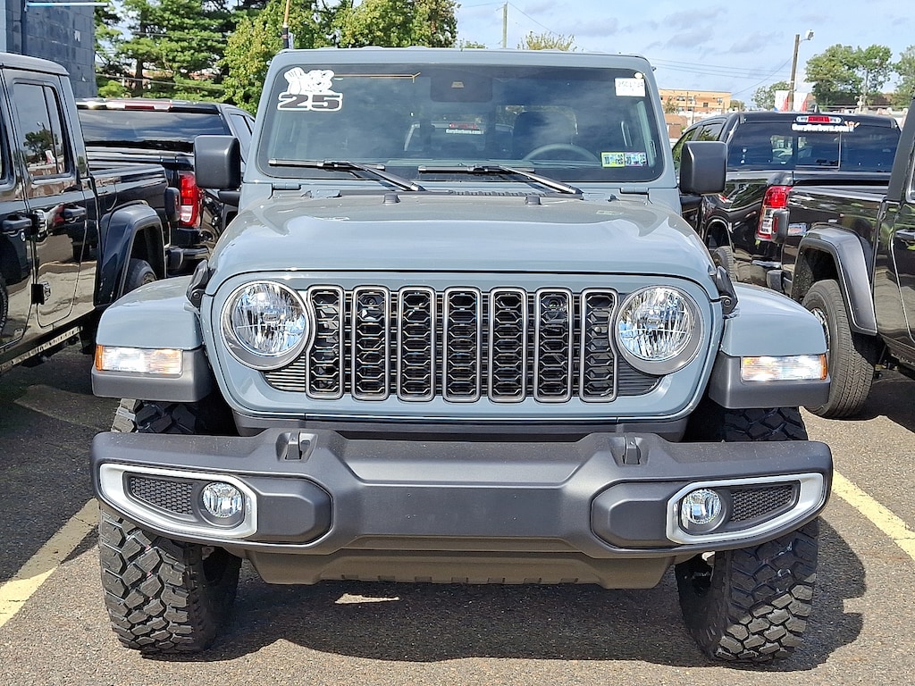 New 2025 Jeep Gladiator HIGH TIDE 4X4 Pickup