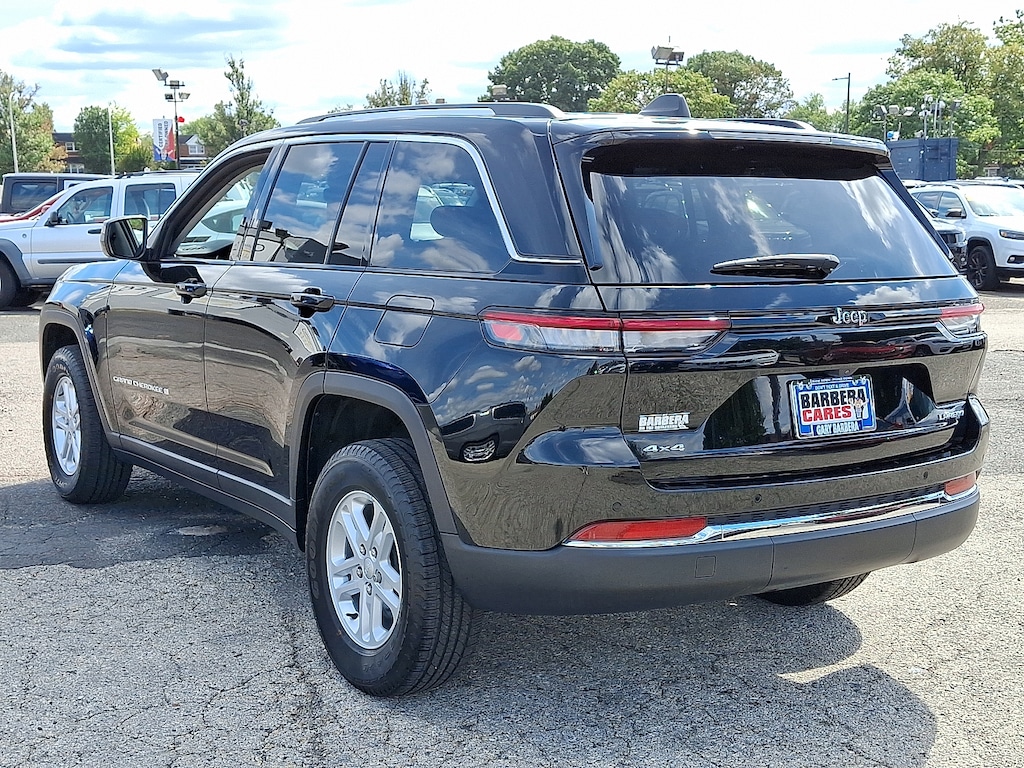 Used 2023 Jeep Grand Cherokee Laredo 4x4 Sport Utility