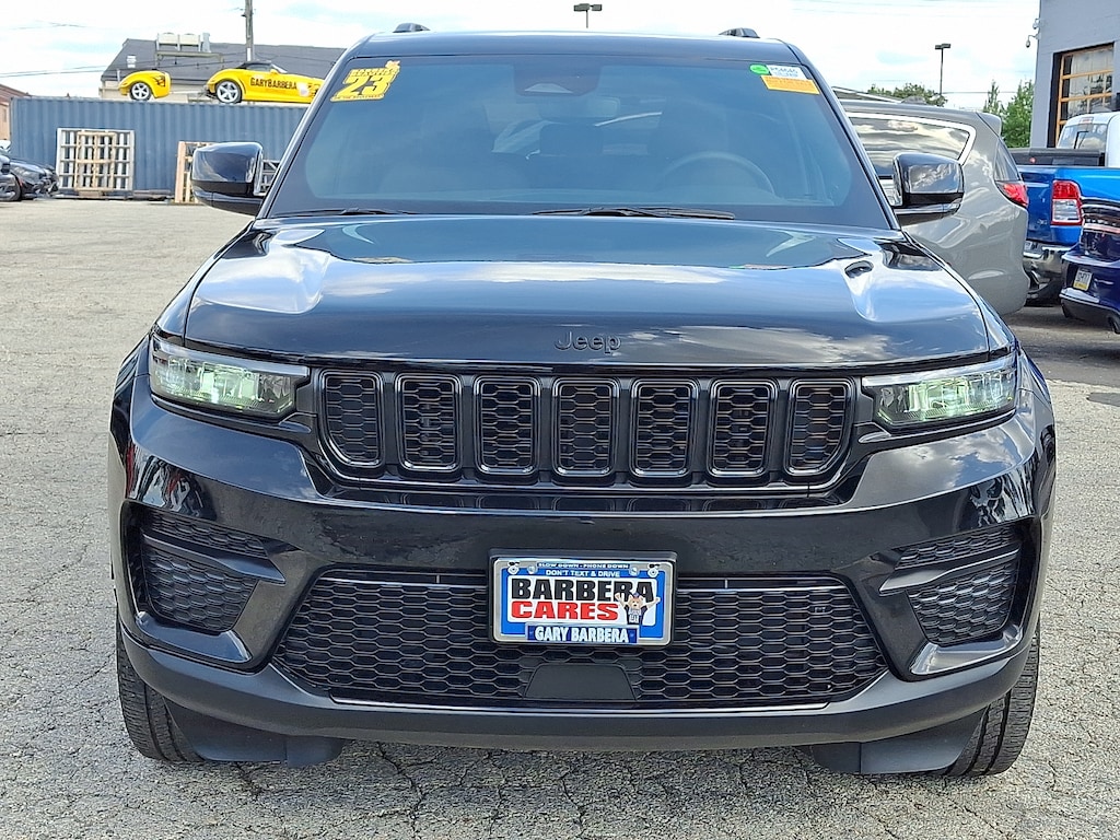 Used 2023 Jeep Grand Cherokee Altitude 4x4 Sport Utility