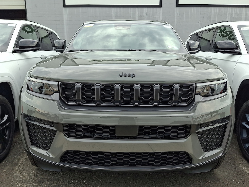 New 2027 Jeep Grand Cherokee Laredo Altitude Sport Utility