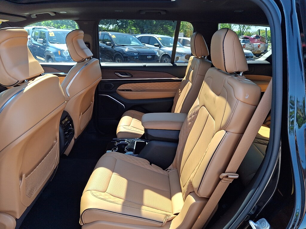 Used 2024 Jeep Grand Cherokee L Summit 4x4
