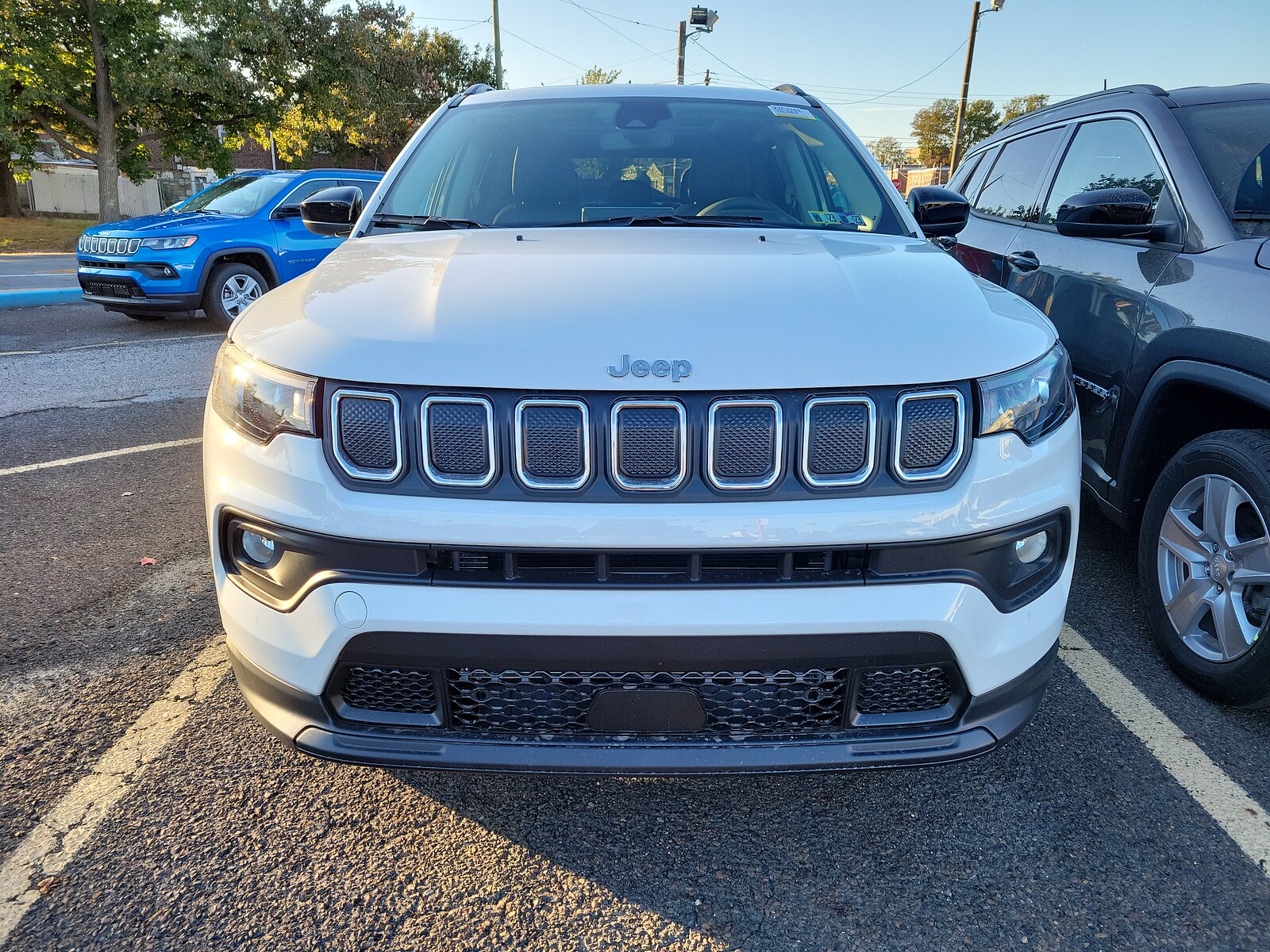 2022 Jeep Compass Latitude photo 2
