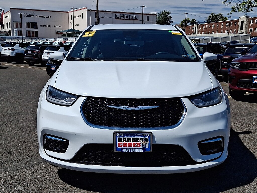 Used 2023 Chrysler Pacifica Touring L Passenger Van