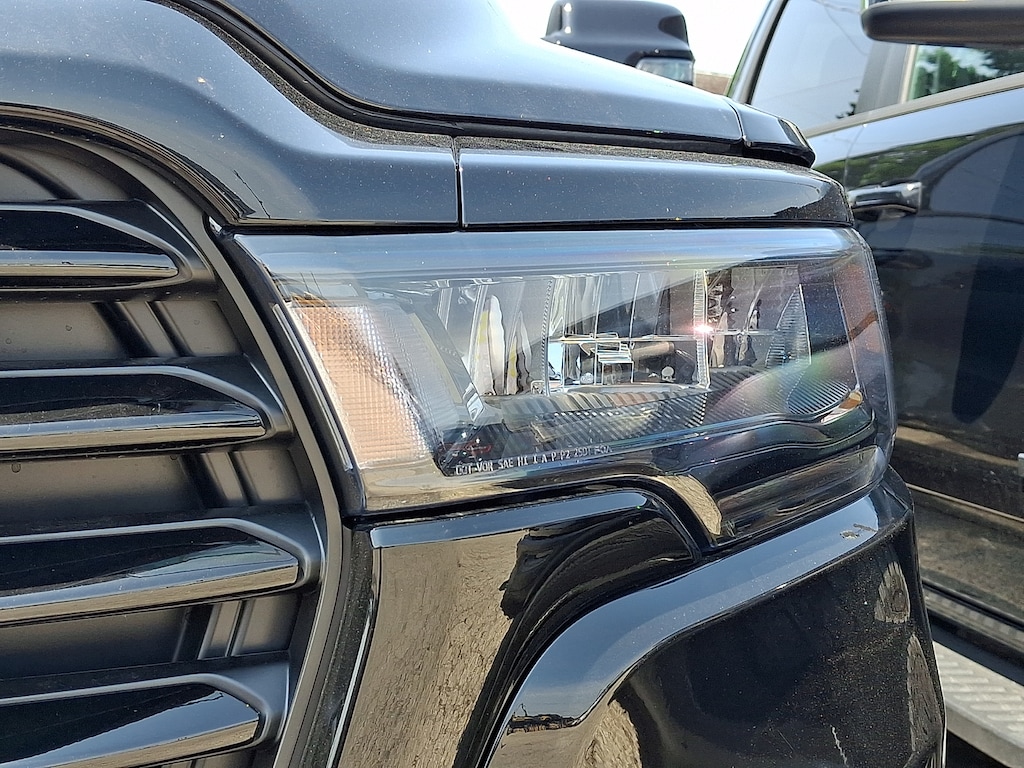 New 2026 Ram 1500 LARAMIE CREW CAB 4X4 5'7 BOX Pickup