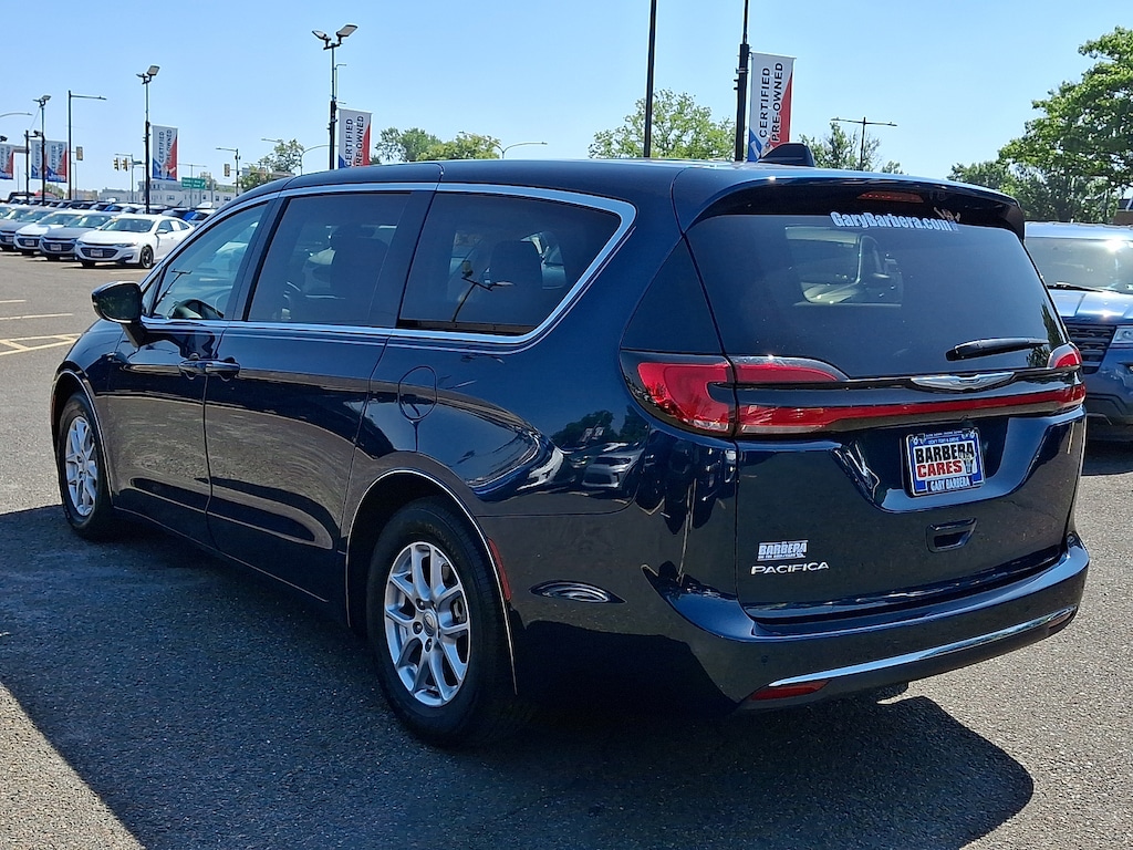 Used 2023 Chrysler Pacifica Touring L Passenger Van