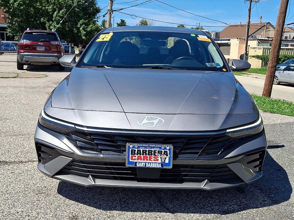 Used 2025 Hyundai Elantra SEL Convenience Sedan