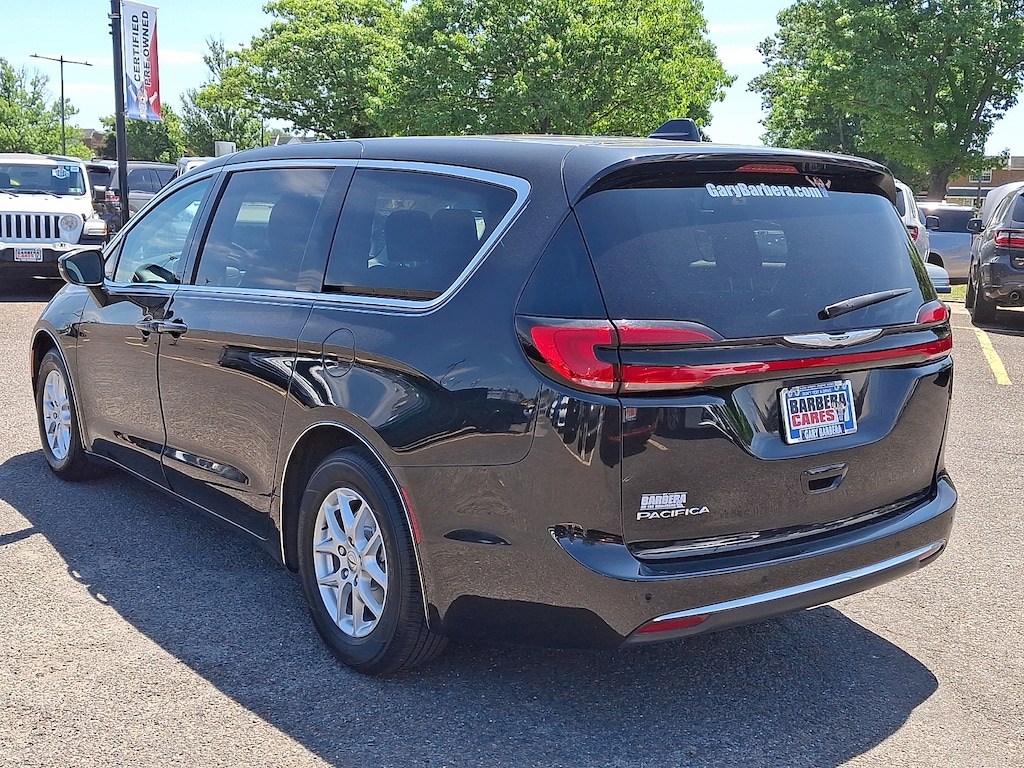 Used 2023 Chrysler Pacifica Touring L Passenger Van