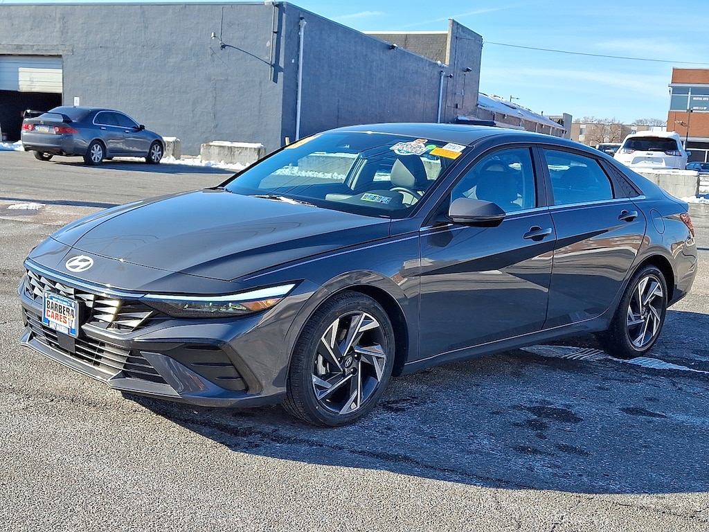 Used 2025 Hyundai Elantra Limited Sedan