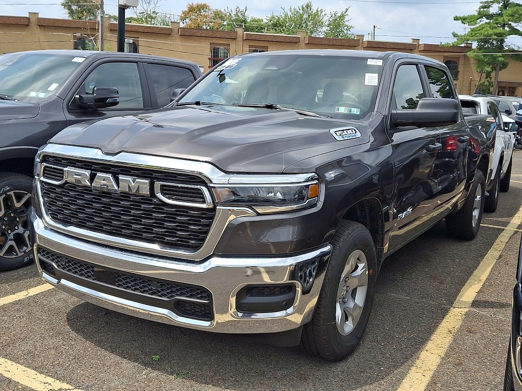 New 2026 Ram 1500 TRADESMAN CREW CAB 4X4 5'7 BOX Pickup