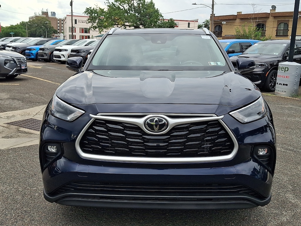 Used 2022 Toyota Highlander XLE Sport Utility