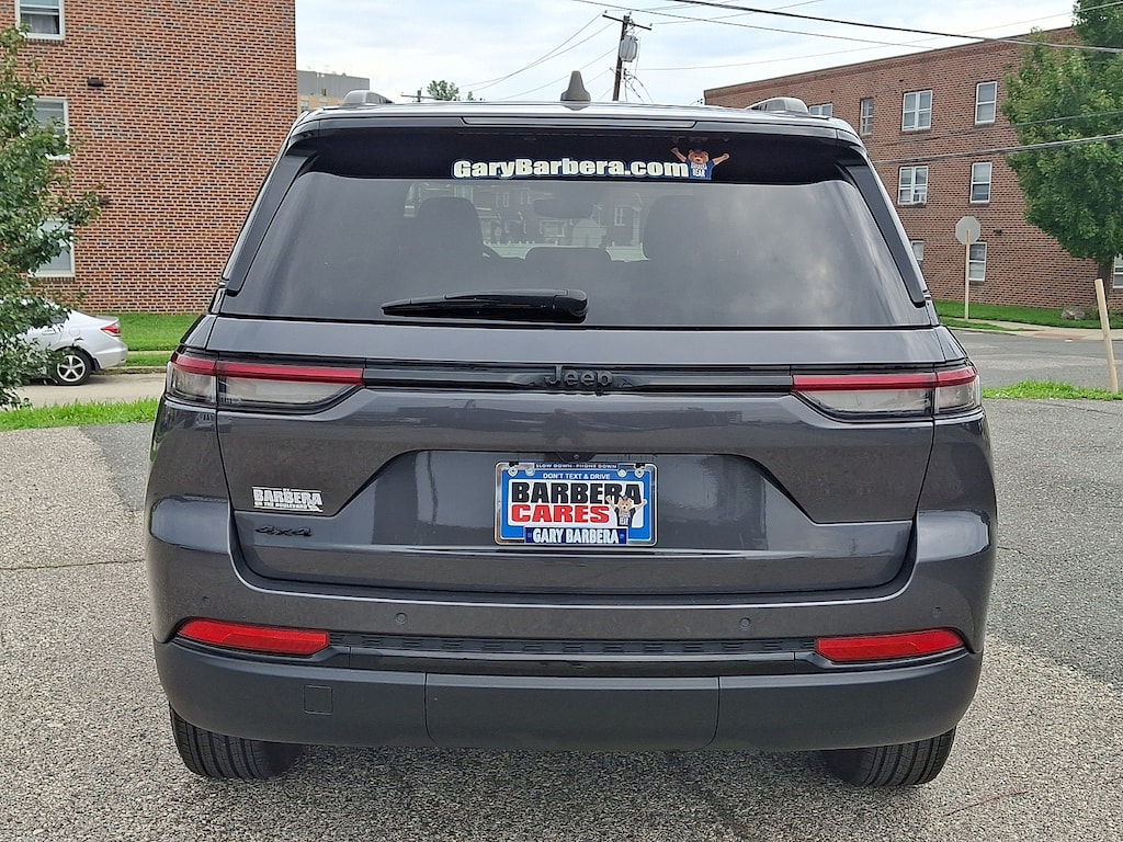 Used 2024 Jeep Grand Cherokee Altitude 4x4 Sport Utility