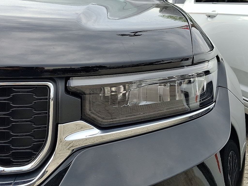 New 2027 Jeep Grand Cherokee Laredo X Sport Utility