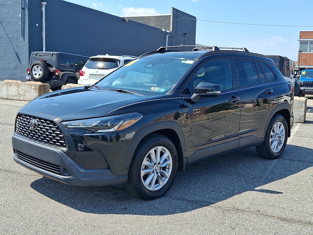 Used 2023 Toyota Corolla Cross LE Sport Utility