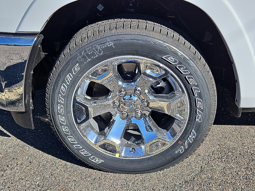 New 2025 Ram 1500 BIG HORN CREW CAB 4X4 5'7 BOX Pickup