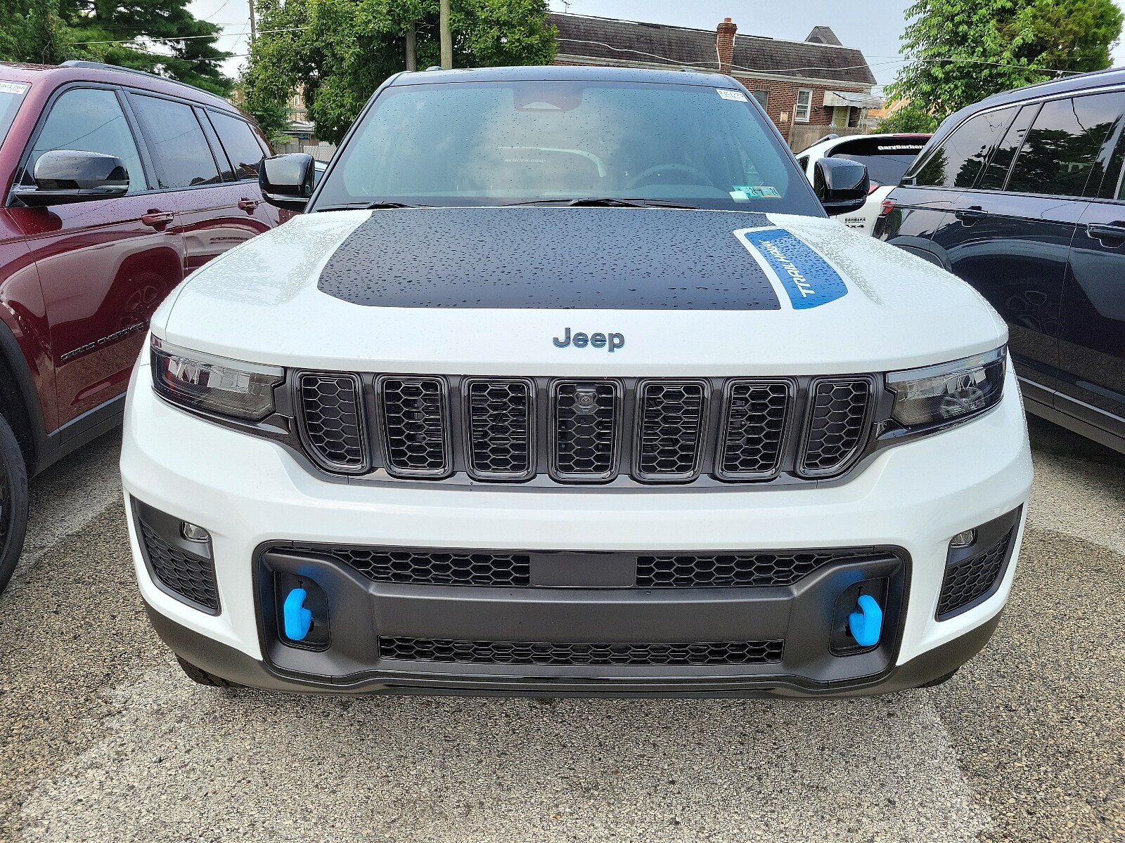 2023 Jeep Cherokee 4xe Trailhawk photo 2