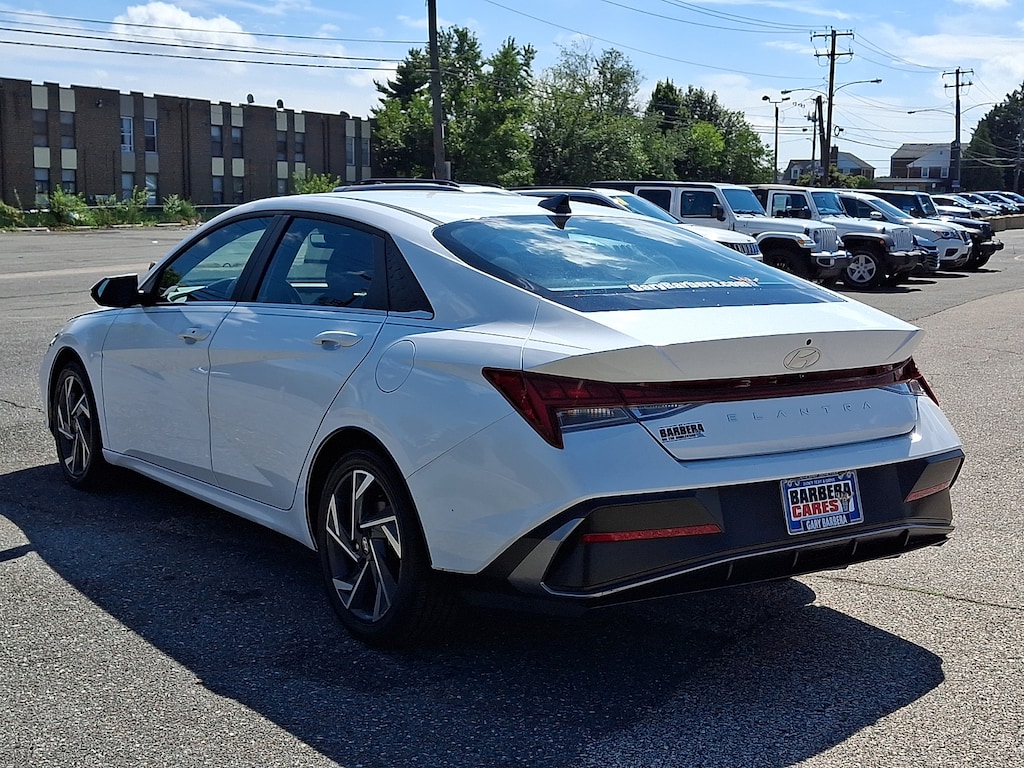 Used 2025 Hyundai Elantra SEL Convenience Sedan
