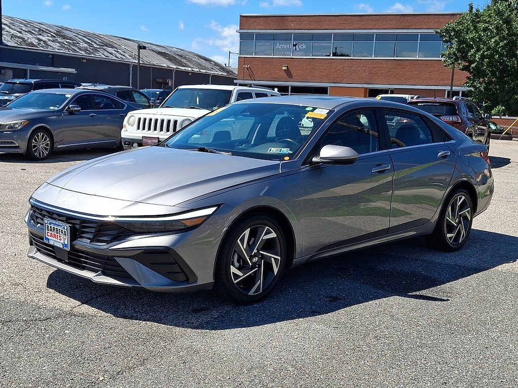 Used 2025 Hyundai Elantra SEL Convenience Sedan