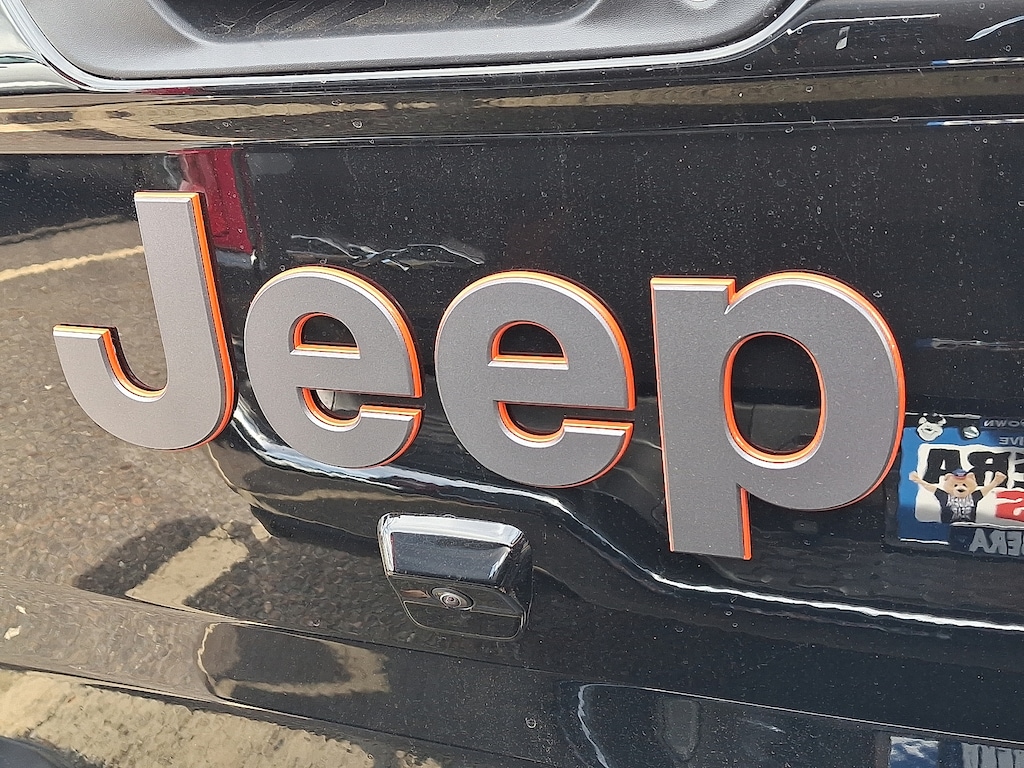 New 2025 Jeep Gladiator MOJAVE 4X4 Pickup