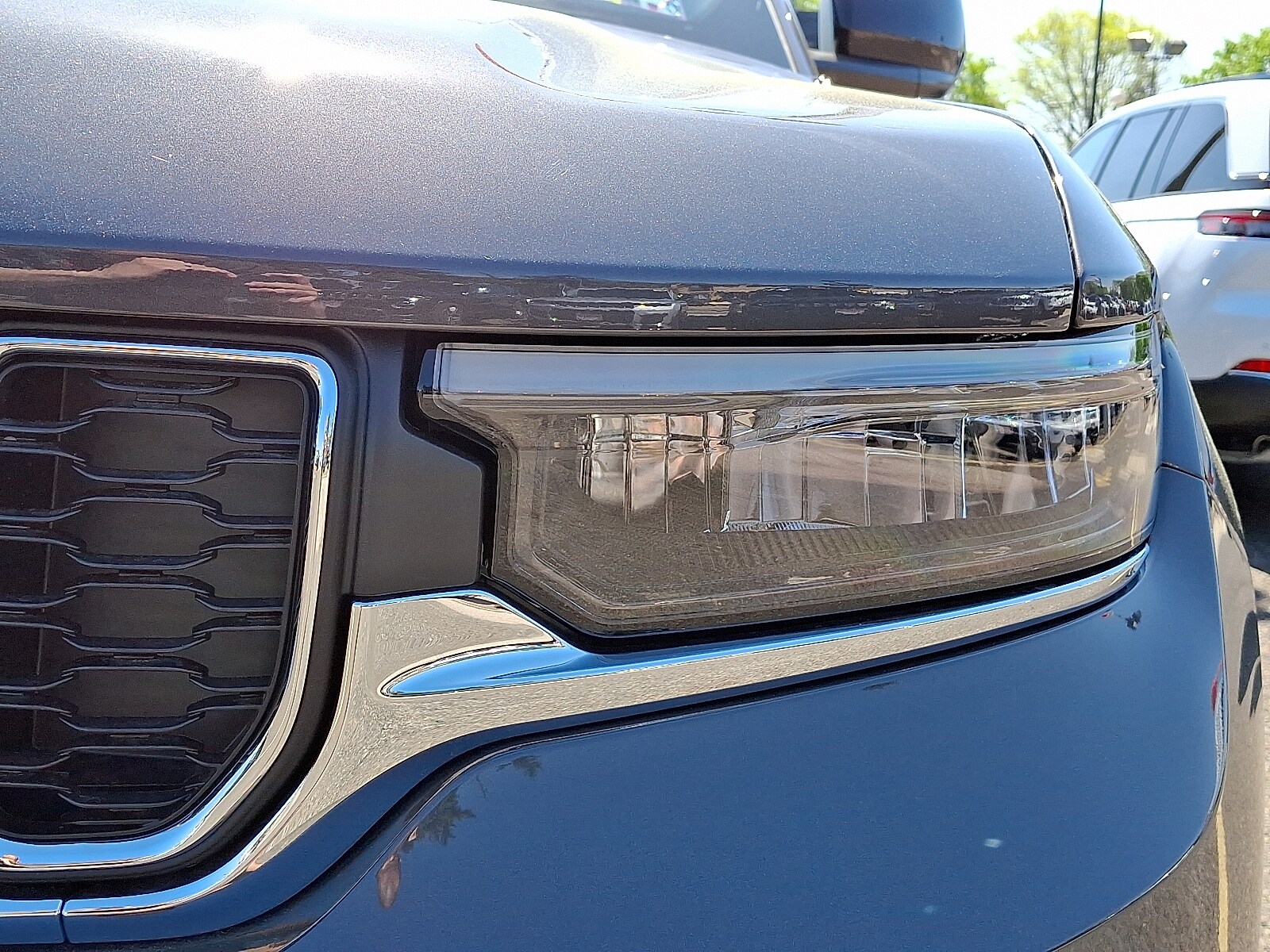 2025 Jeep Grand Cherokee Laredo photo 3