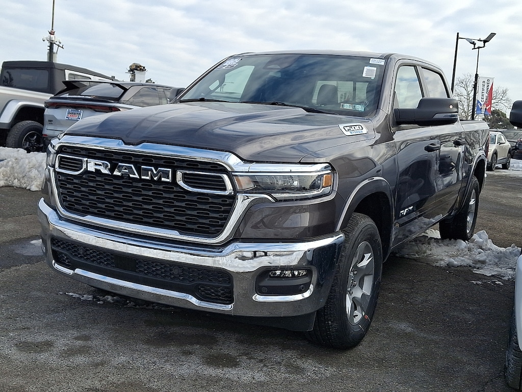 New 2025 Ram 1500 BIG HORN CREW CAB 4X4 5'7 BOX Pickup