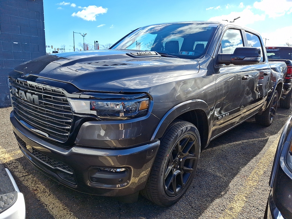 New 2026 Ram 1500 LARAMIE CREW CAB 4X4 5'7 BOX Pickup