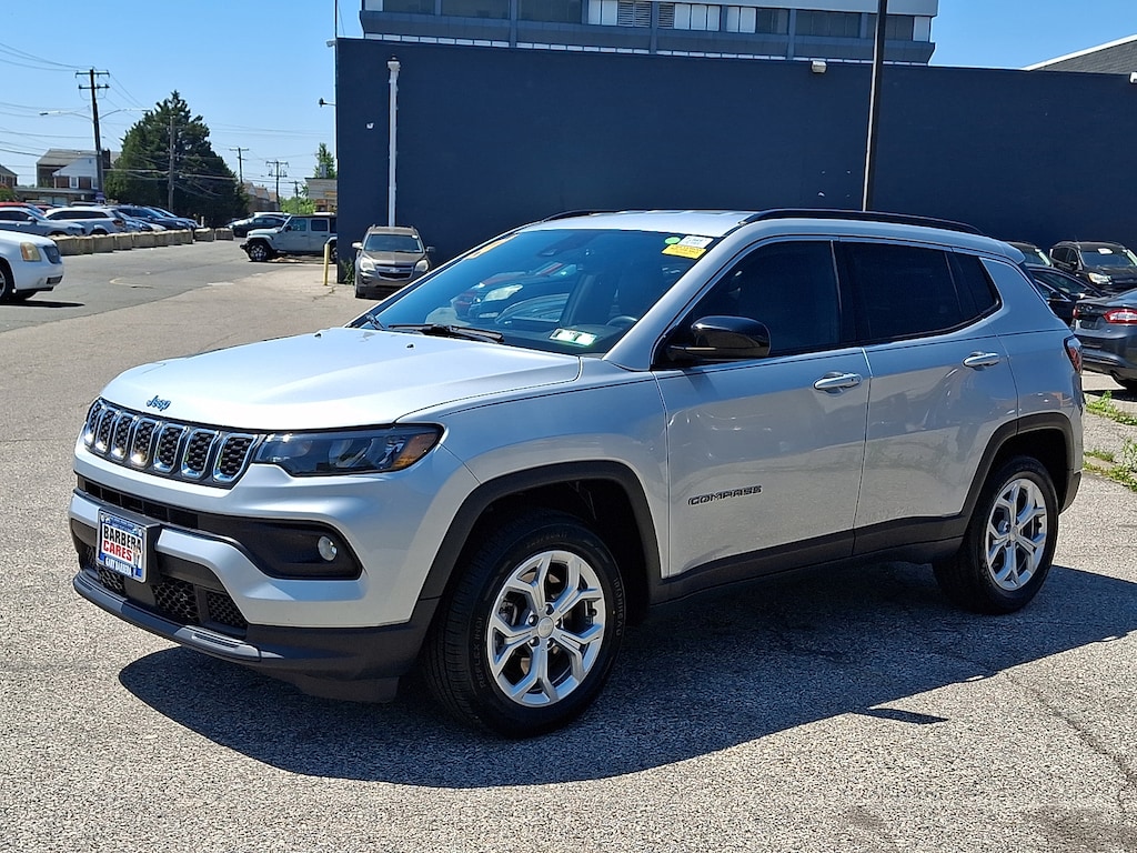Used 2024 Jeep Compass Latitude 4x4 Sport Utility